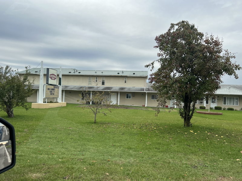 Colonial Motor Inn (Country Hearth Inn and Suites) - Oct 22 2023 Photo (newer photo)